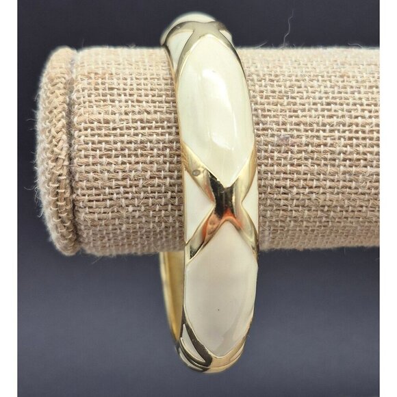 Stylish Cream Enamel & Gold Tone Hinged Bangle Bracelet Criss Cross Design MINT - Picture 2 of 6